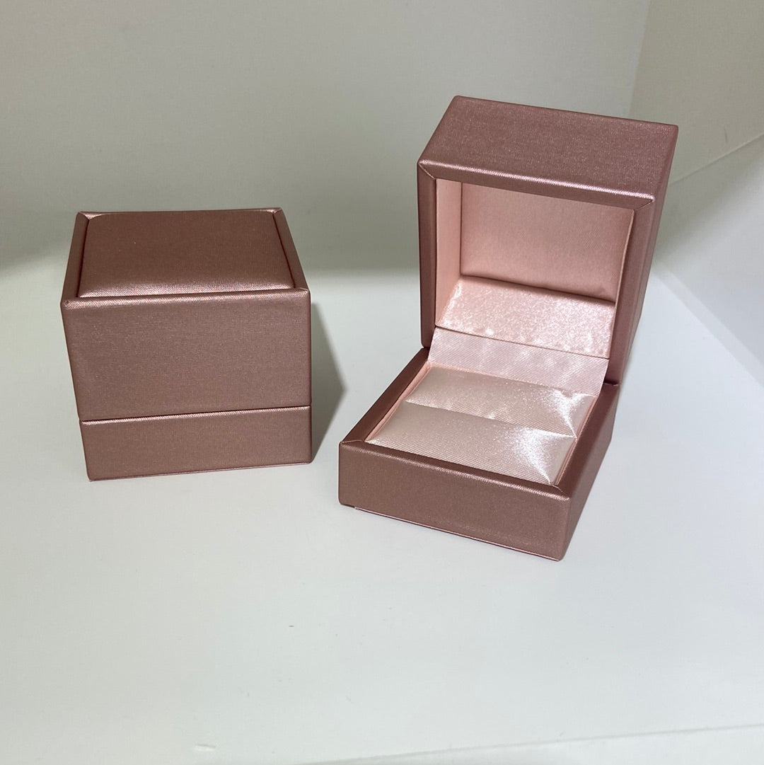 CAJA DE ANILLOS PREMIUM
