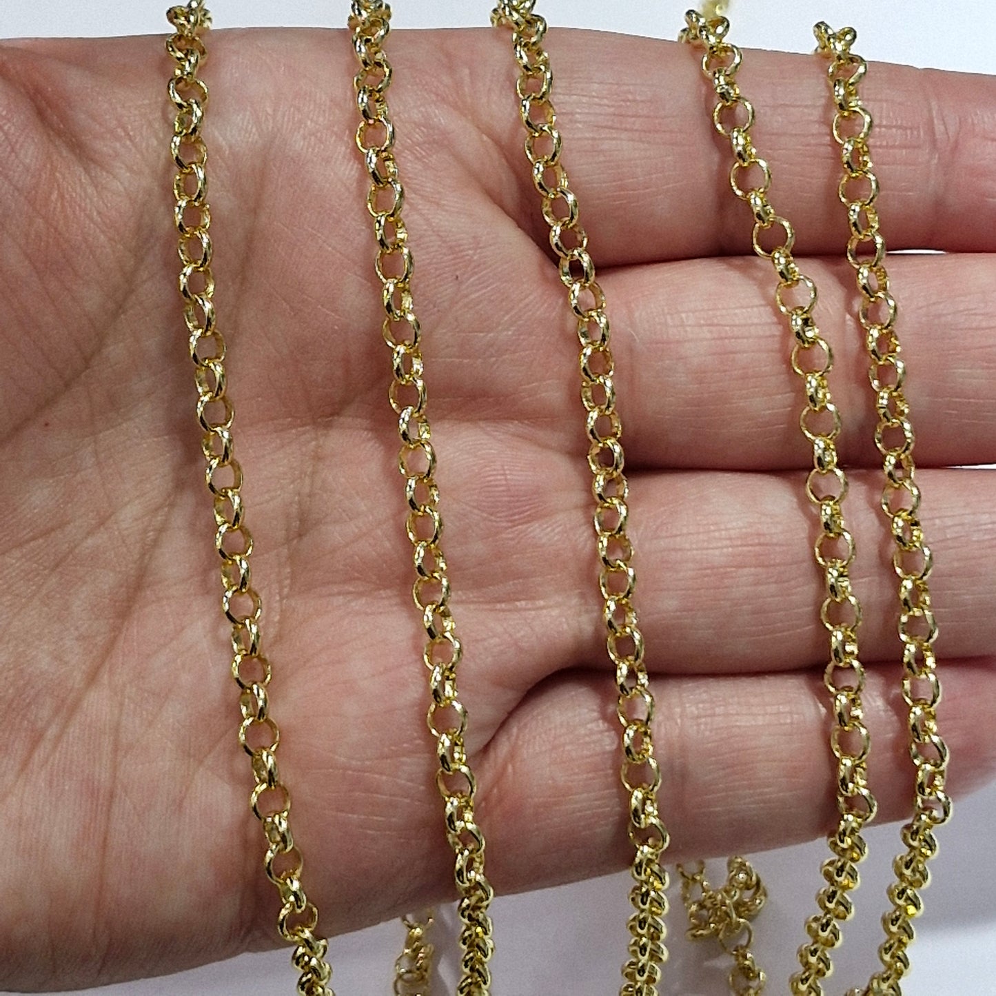 Cadena Dorada Eslabón circular pequeño