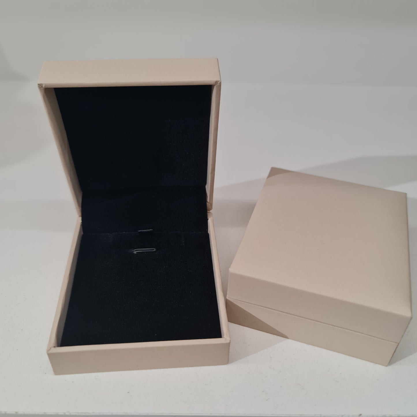 CAJA PENDIENTES BEIGE