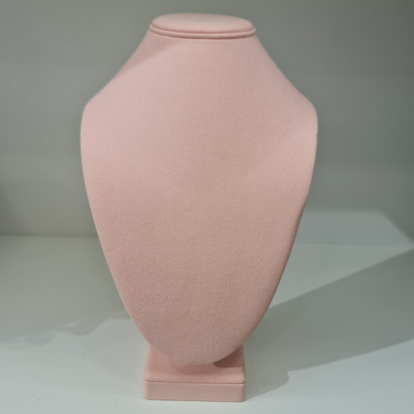 EXHIBIDOR CUELLO ROSADO