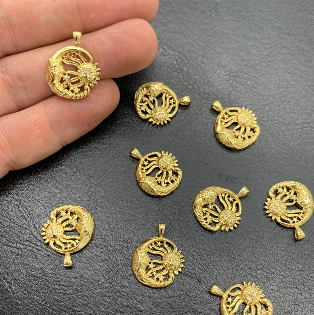 MC127 - MEDALLA LUNA Y SOL CON CIRCONES