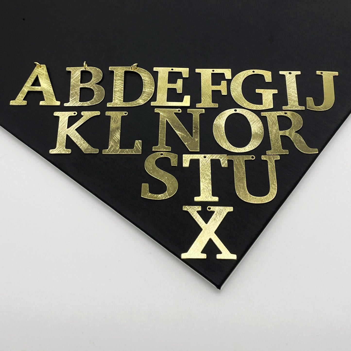 MLD07 - LETRAS LIJADAS 30 MM