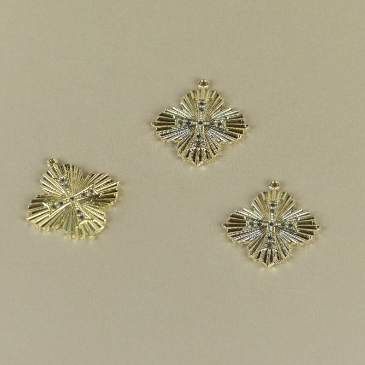 M134P - CROSS MEDAL WITH ZIRCONS