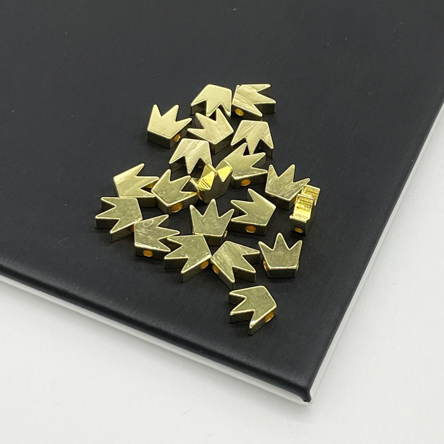 CORONA PASADORA LISA DORADA