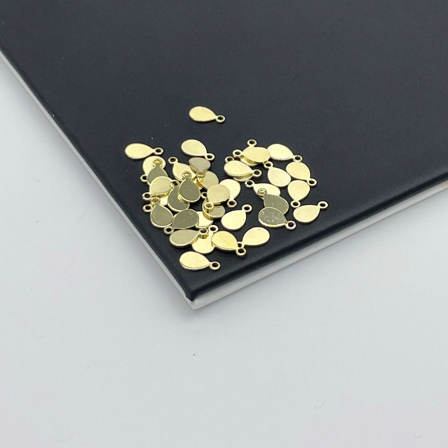 TERMINAL GOTA 8 x 4 MM DORADO