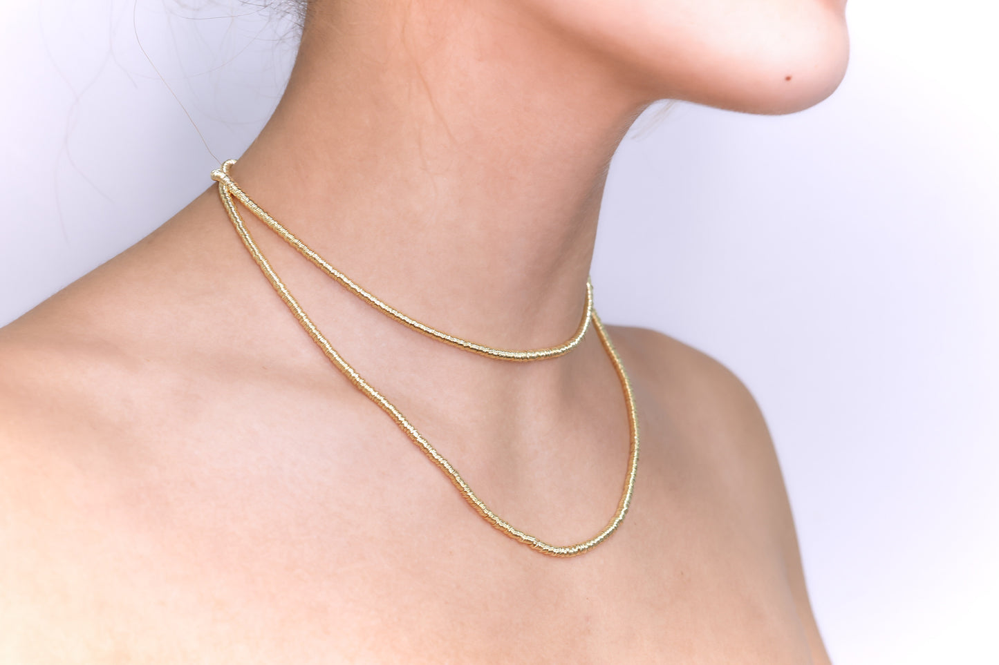 CAMO02 COLLAR MOSTACILLA TUBO 80 CM DORADO