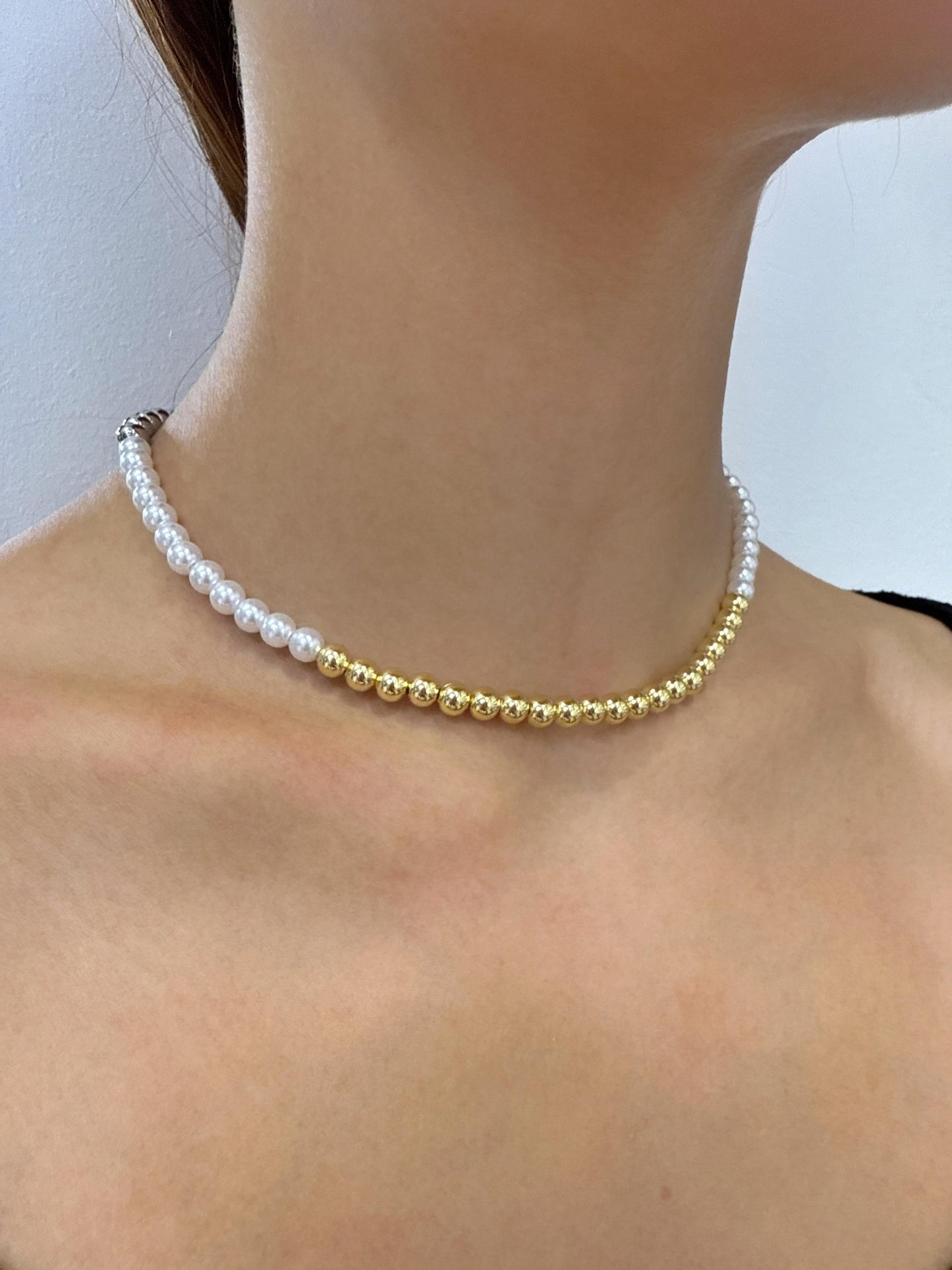 Collar dorado-plateado-blnaco