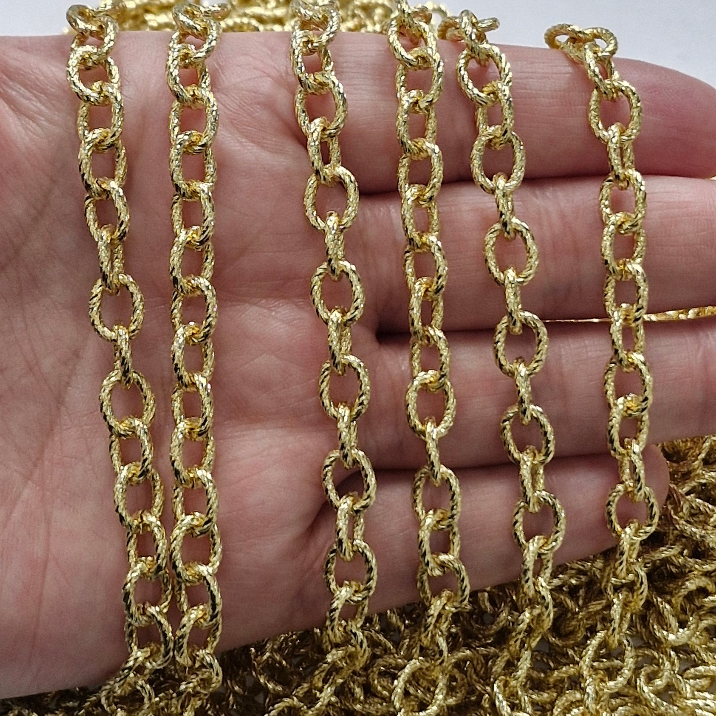 Cadena dorada Eslabon Ovalado diseño