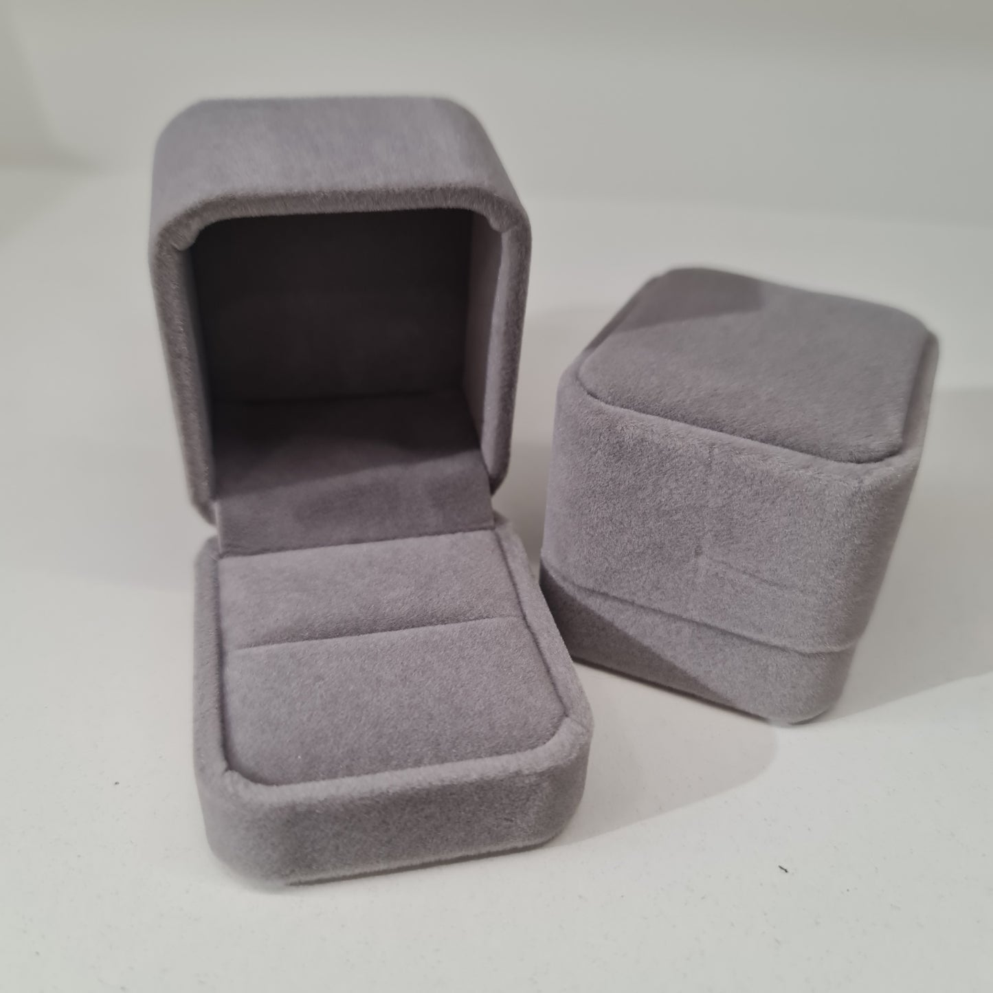 CAJA ANILLO TERCIOPELO GRIS