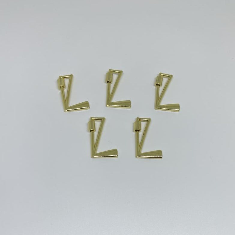 BR01 - BROCHES FORMA DE LETRA