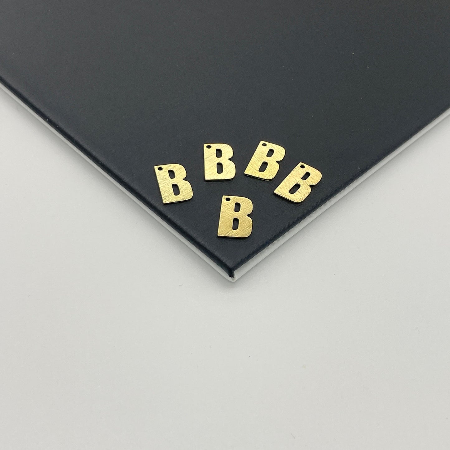 MLD01 - LETRAS MEDIANAS 15 x 9 MM