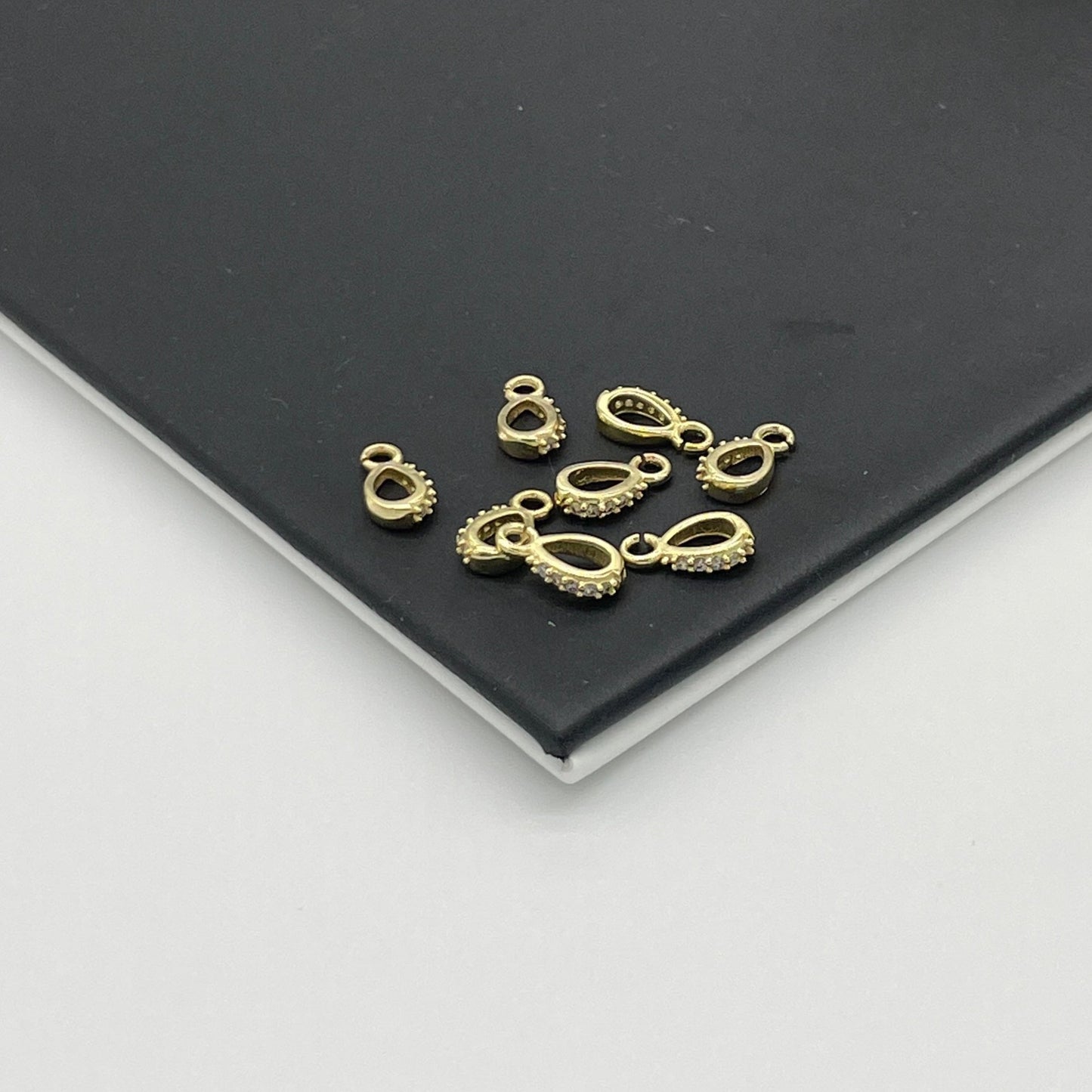 BALIER COLGANTE CON CIRCON DORADO