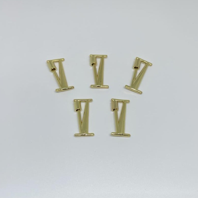 BR01 - BROCHES FORMA DE LETRA