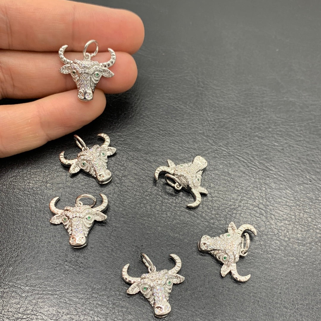 MC36P - BULL PENDANT WITH ZIRCONS