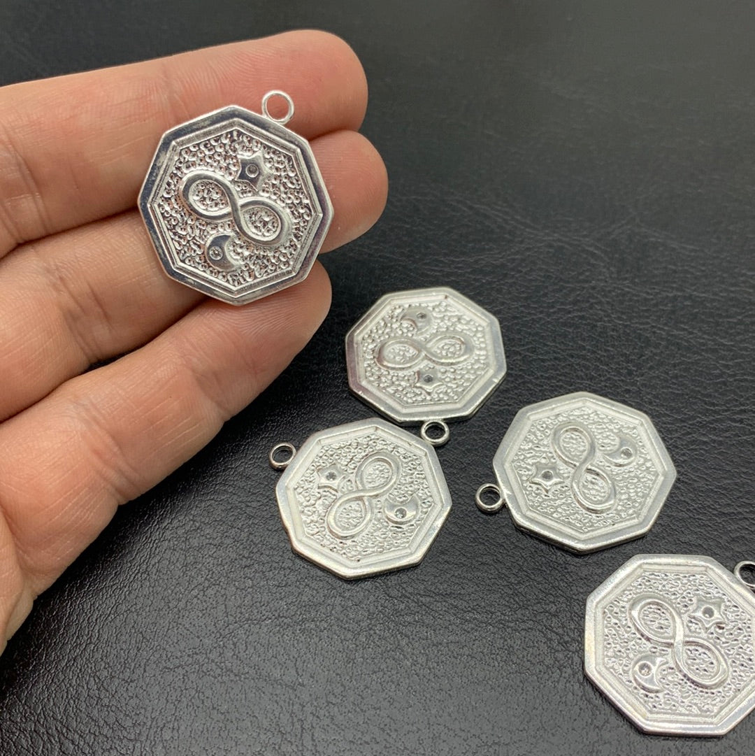 M81P - MAXI INFINITY MEDAL WITH ZIRCON