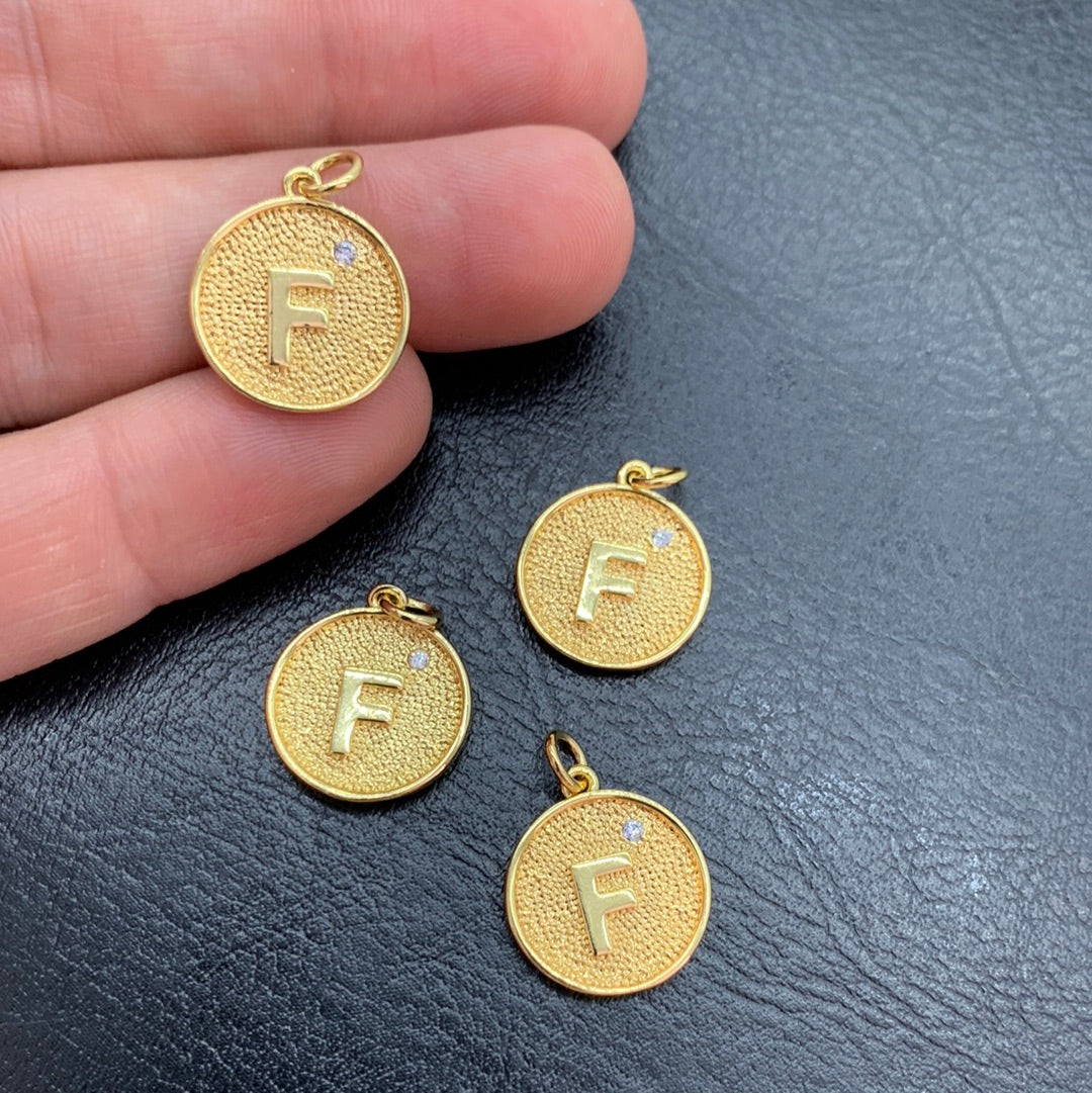 MLD11 - MEDALLA LETRA CON CIRCON