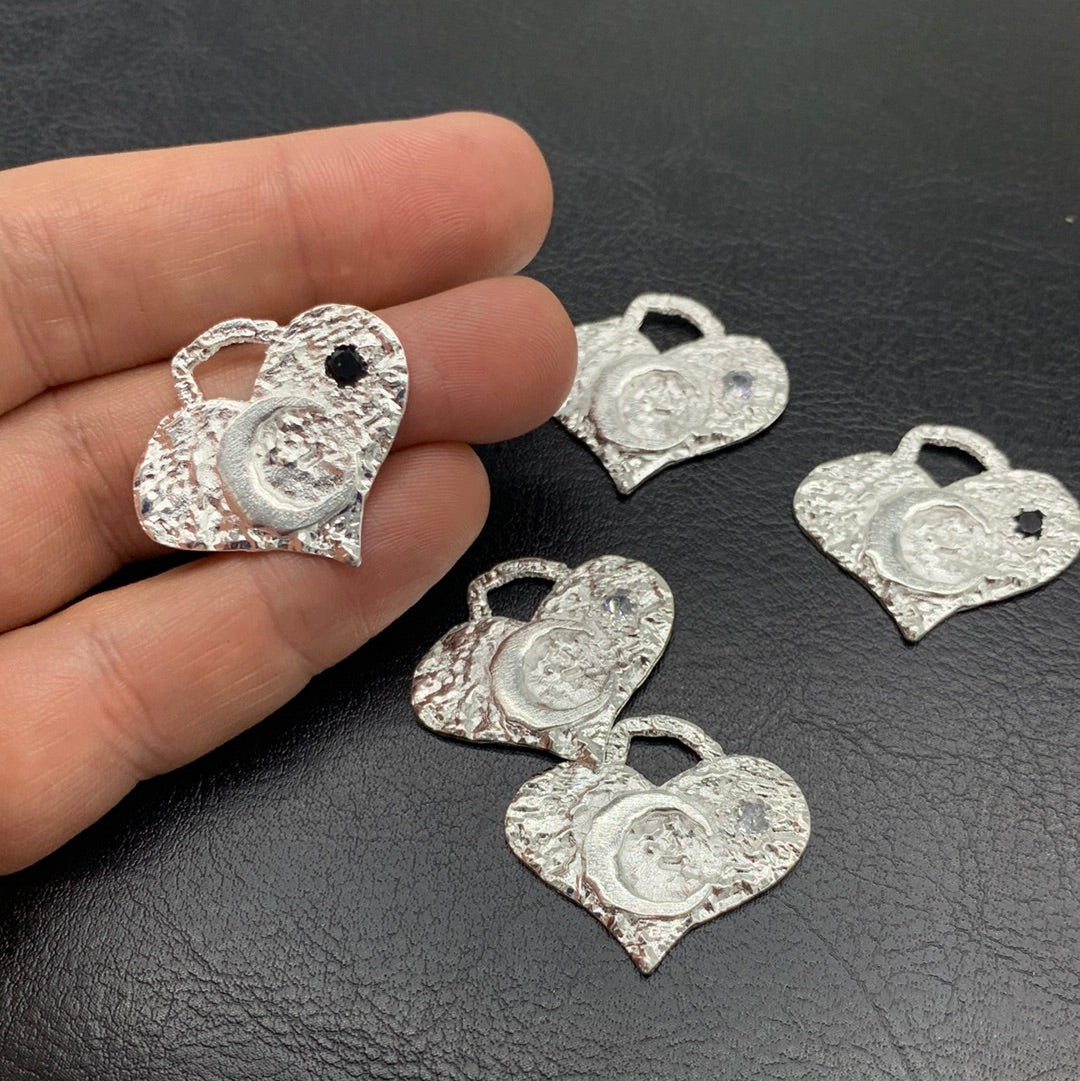 M76P - MAXI HEART MEDAL WITH ZIRCON