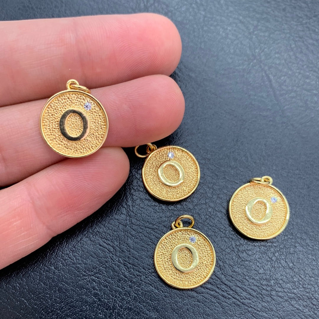 MLD11 - MEDALLA LETRA CON CIRCON