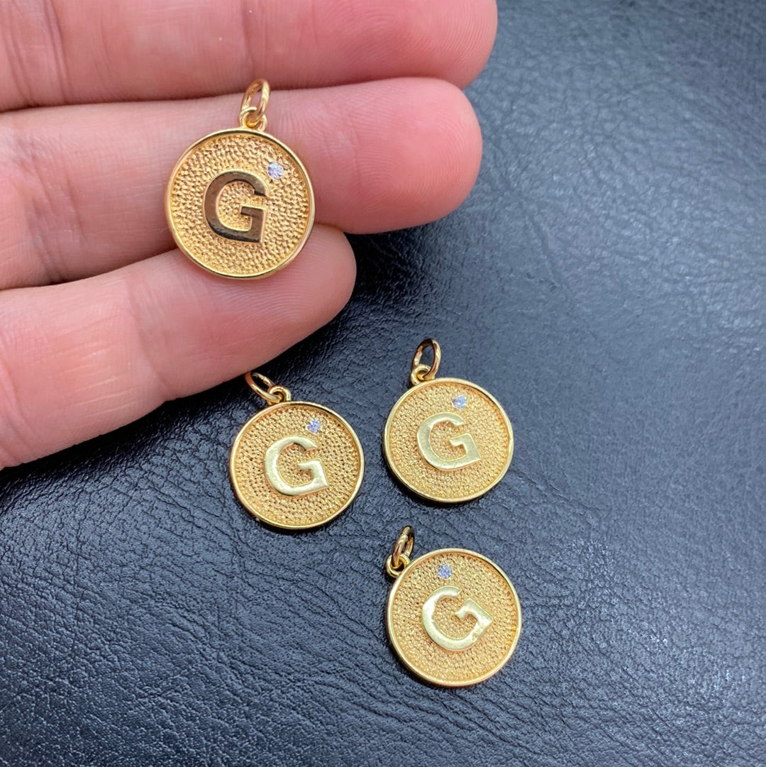 MLD11 - MEDALLA LETRA CON CIRCON