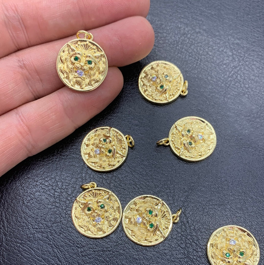 MC95 - LION MEDAL WITH ZIRCONS