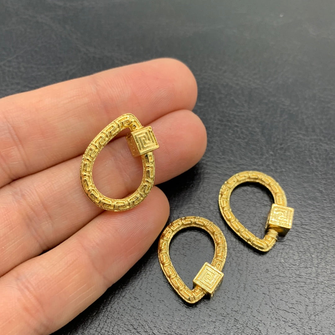 BR23D - MAXI BROCHE GOTA