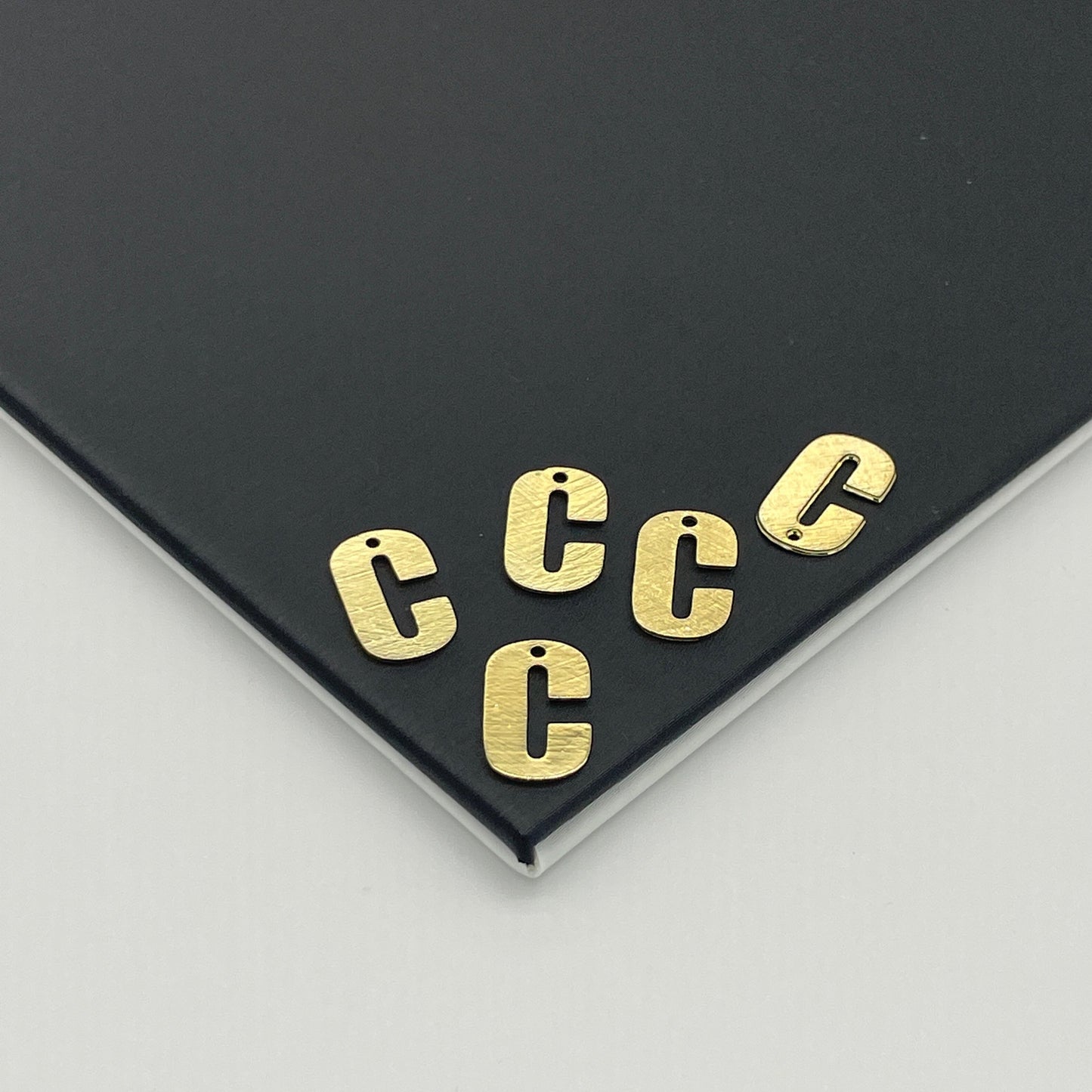 MLD01 - LETRAS MEDIANAS 15 x 9 MM