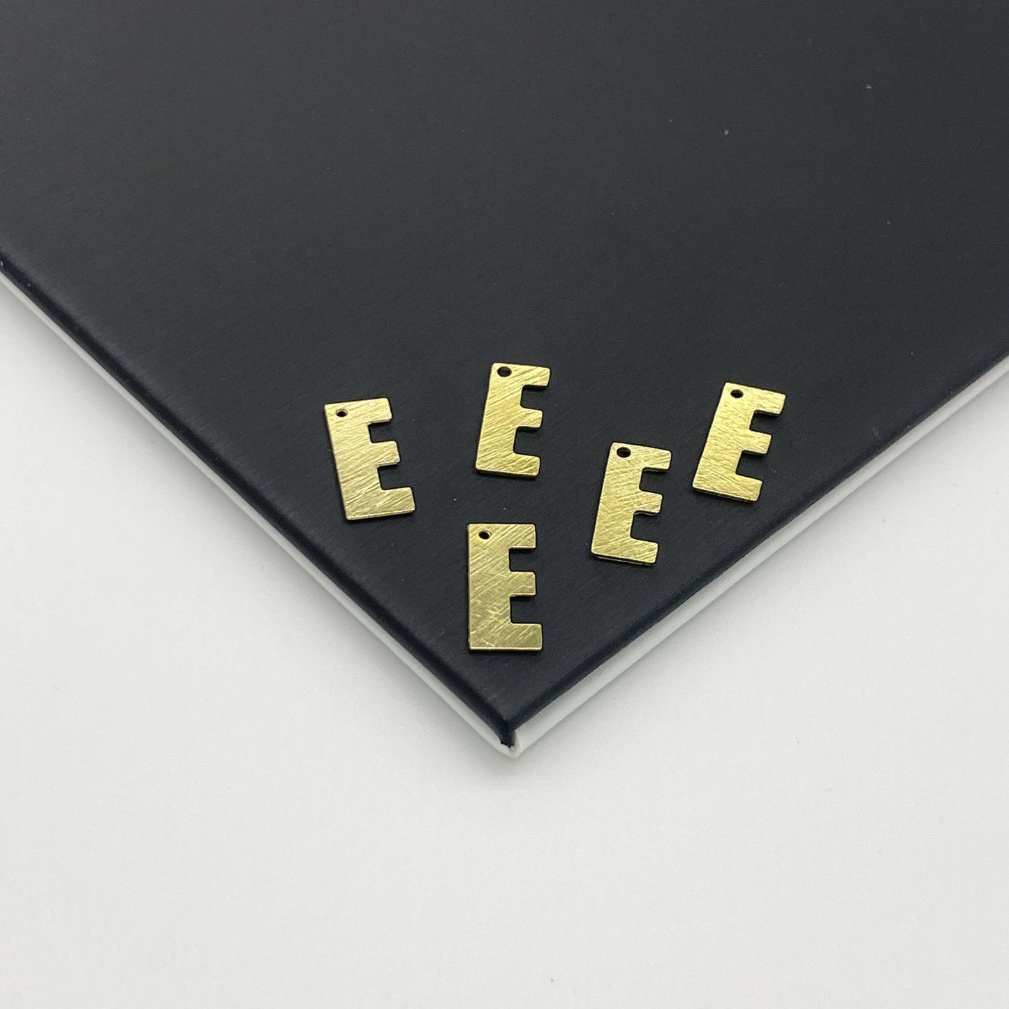 MLD01 - LETRAS MEDIANAS 15 x 9 MM