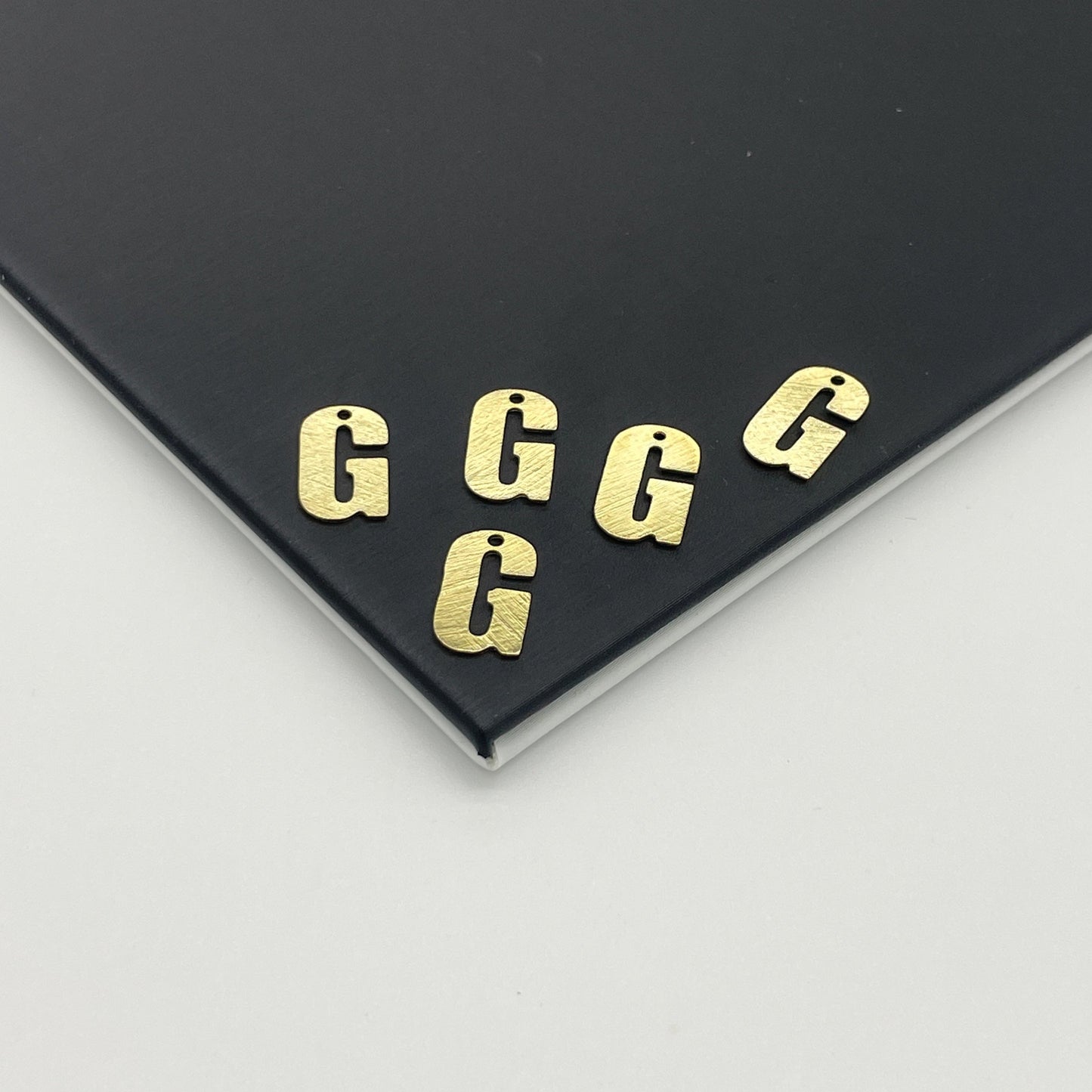 MLD01 - LETRAS MEDIANAS 15 x 9 MM