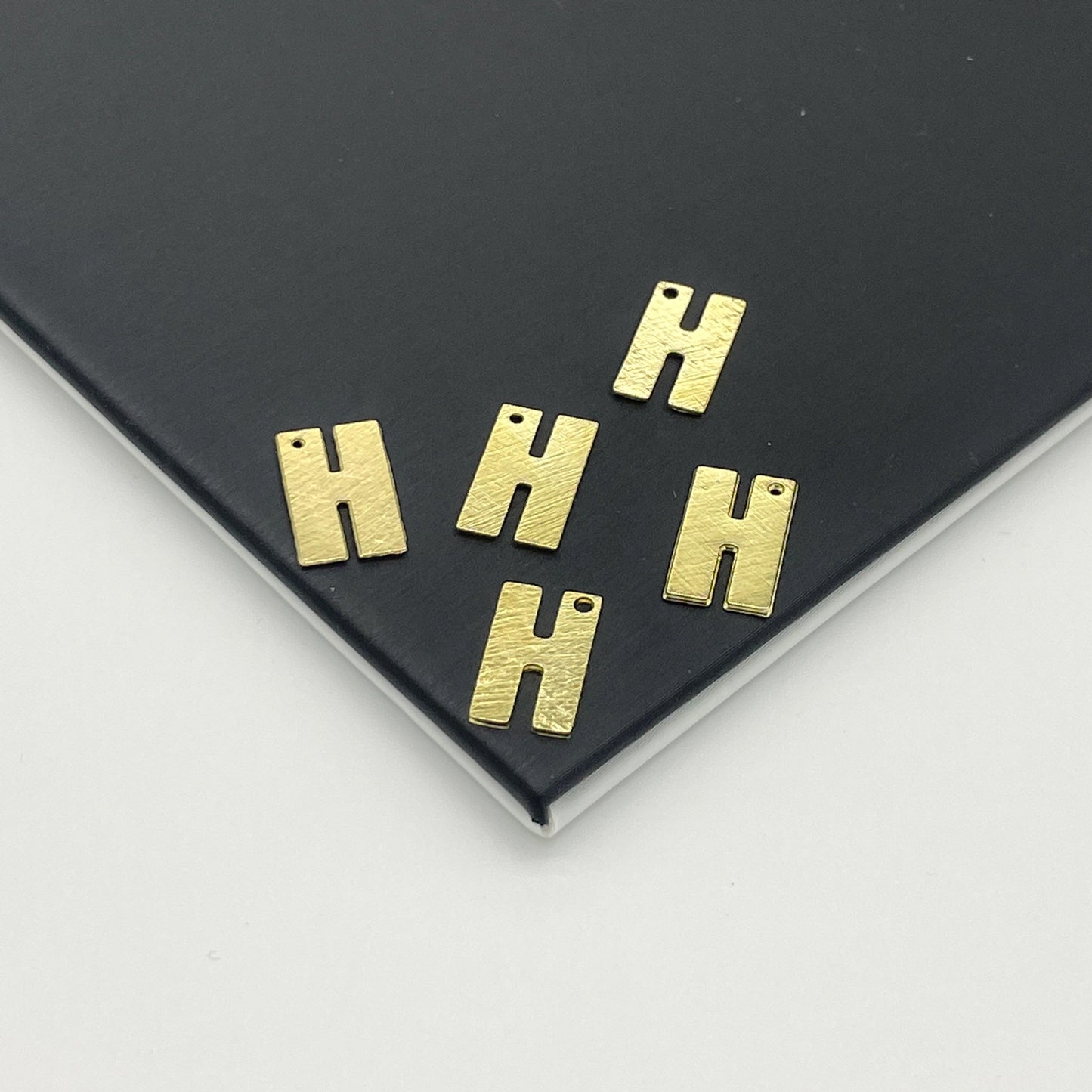 MLD01 - LETRAS MEDIANAS 15 x 9 MM