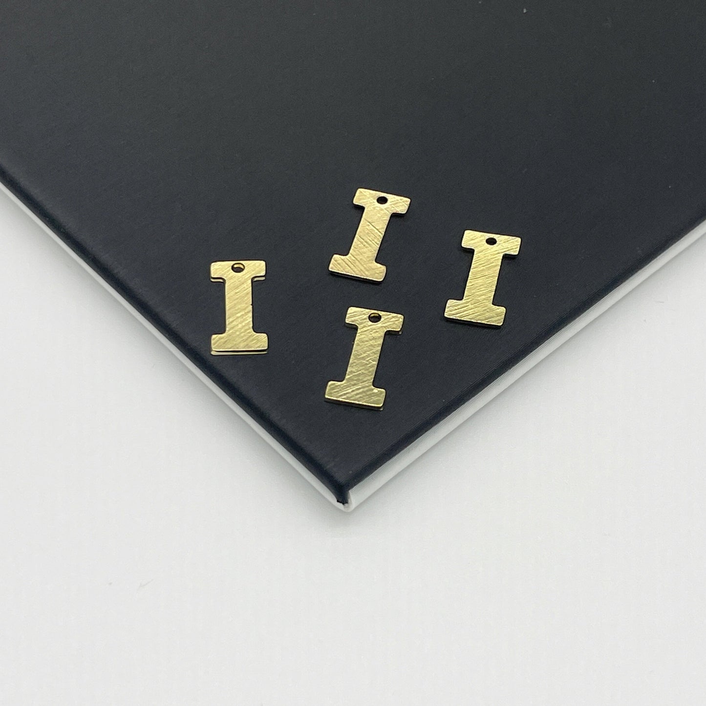 MLD01 - LETRAS MEDIANAS 15 x 9 MM