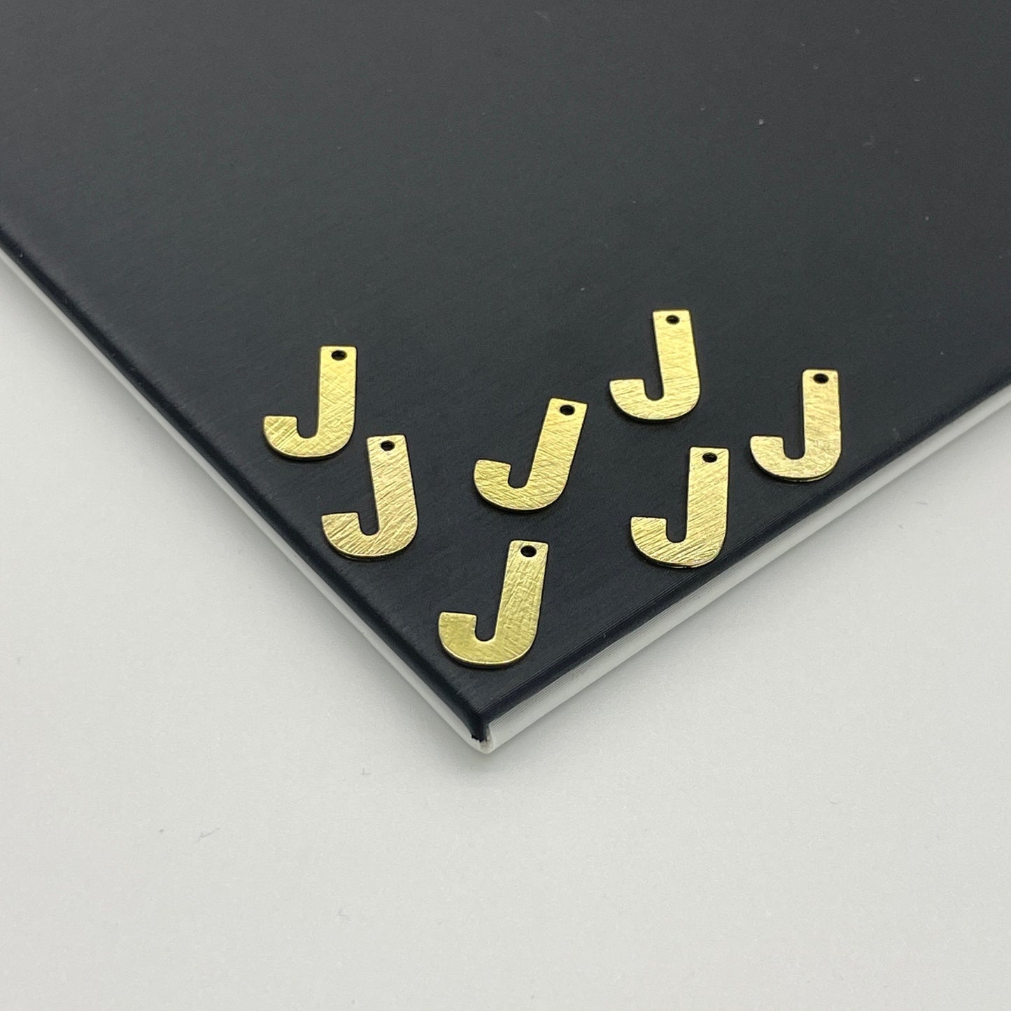 MLD01 - LETRAS MEDIANAS 15 x 9 MM