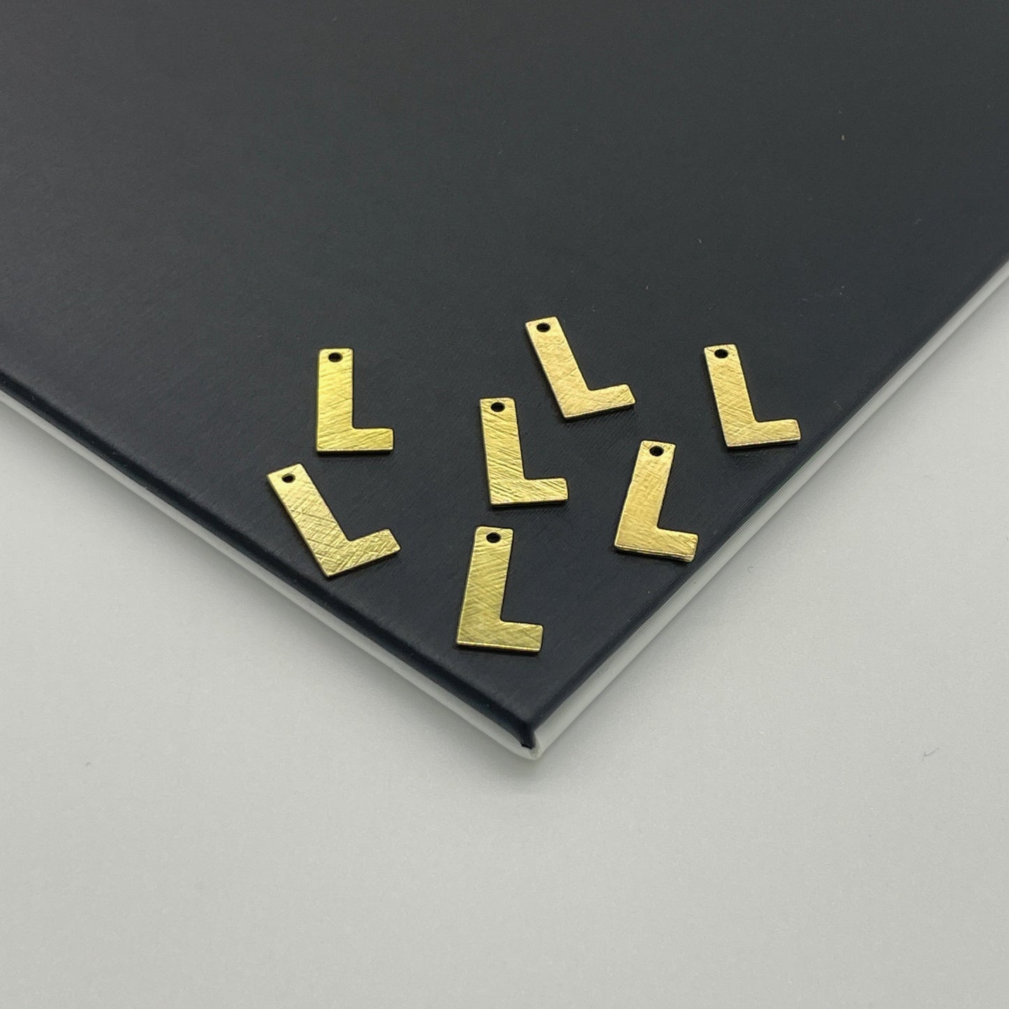 MLD01 - LETRAS MEDIANAS 15 x 9 MM