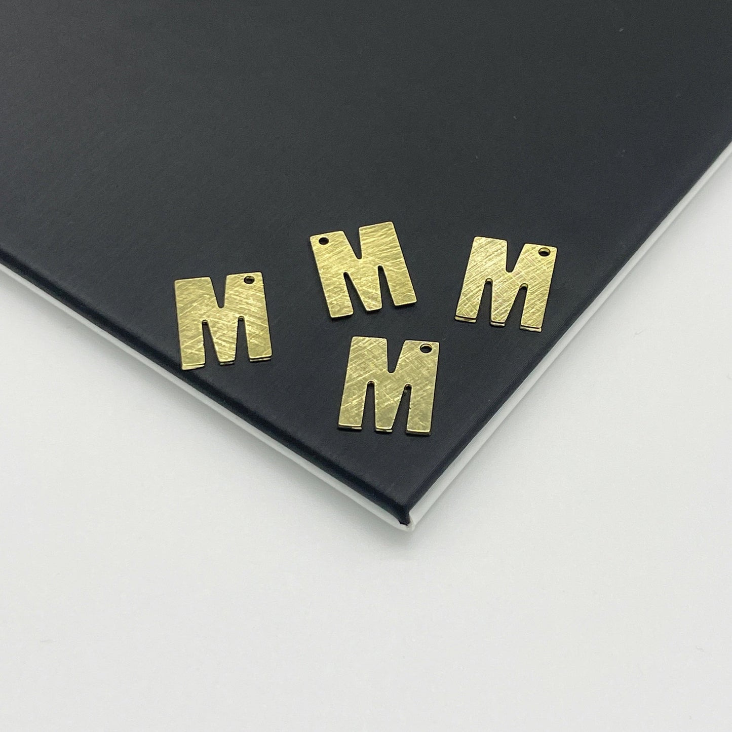 MLD01 - LETRAS MEDIANAS 15 x 9 MM