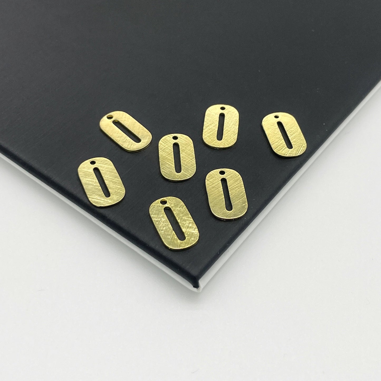 MLD01 - LETRAS MEDIANAS 15 x 9 MM