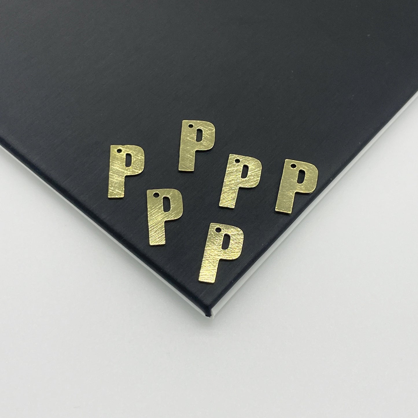 MLD01 - LETRAS MEDIANAS 15 x 9 MM