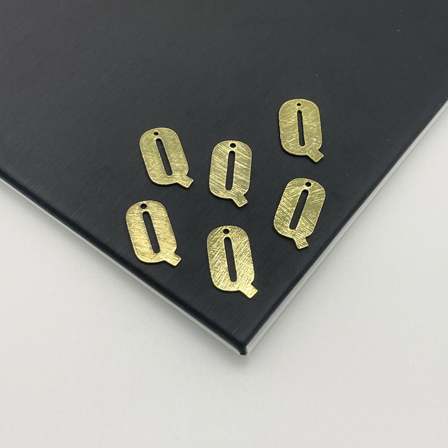 MLD01 - LETRAS MEDIANAS 15 x 9 MM