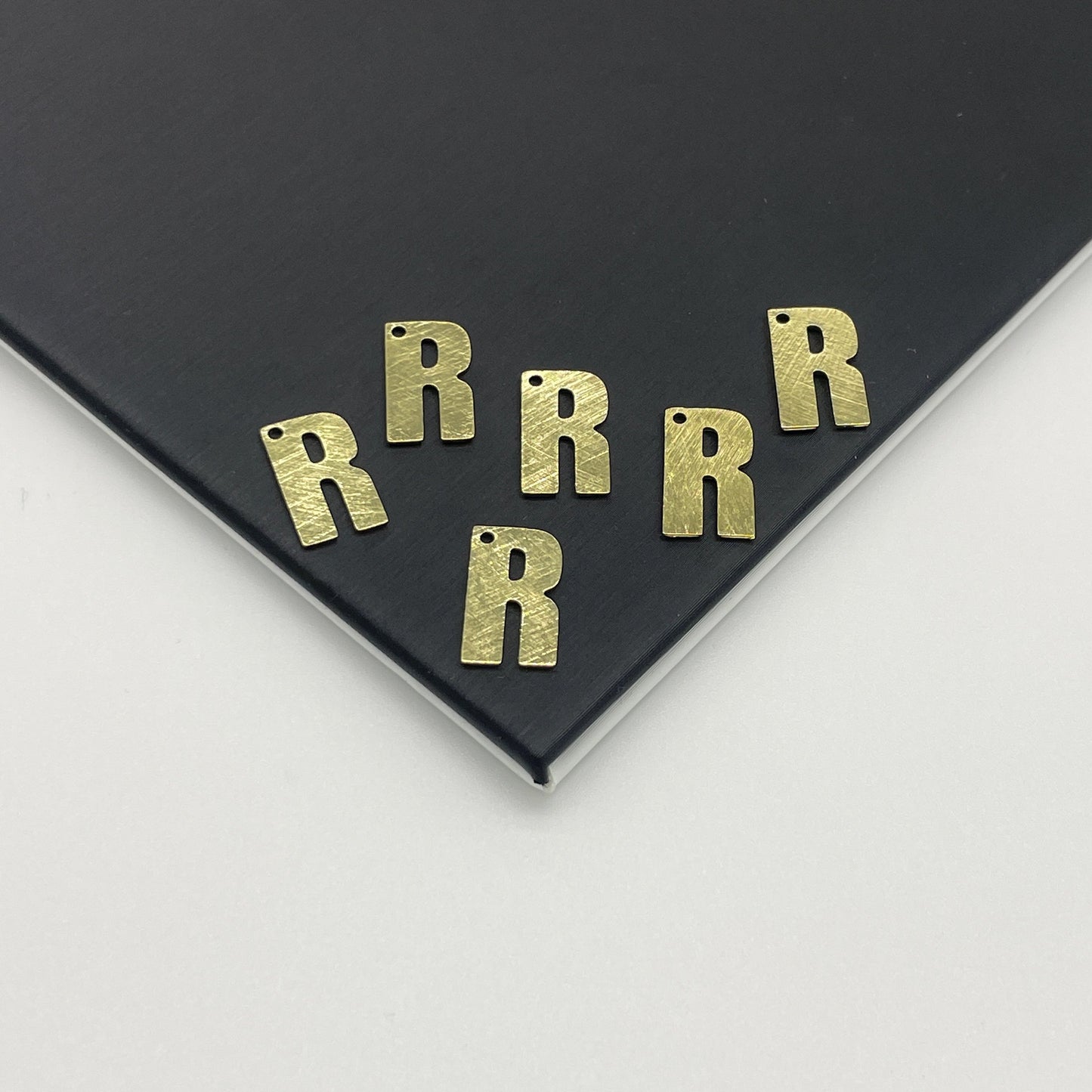 MLD01 - LETRAS MEDIANAS 15 x 9 MM