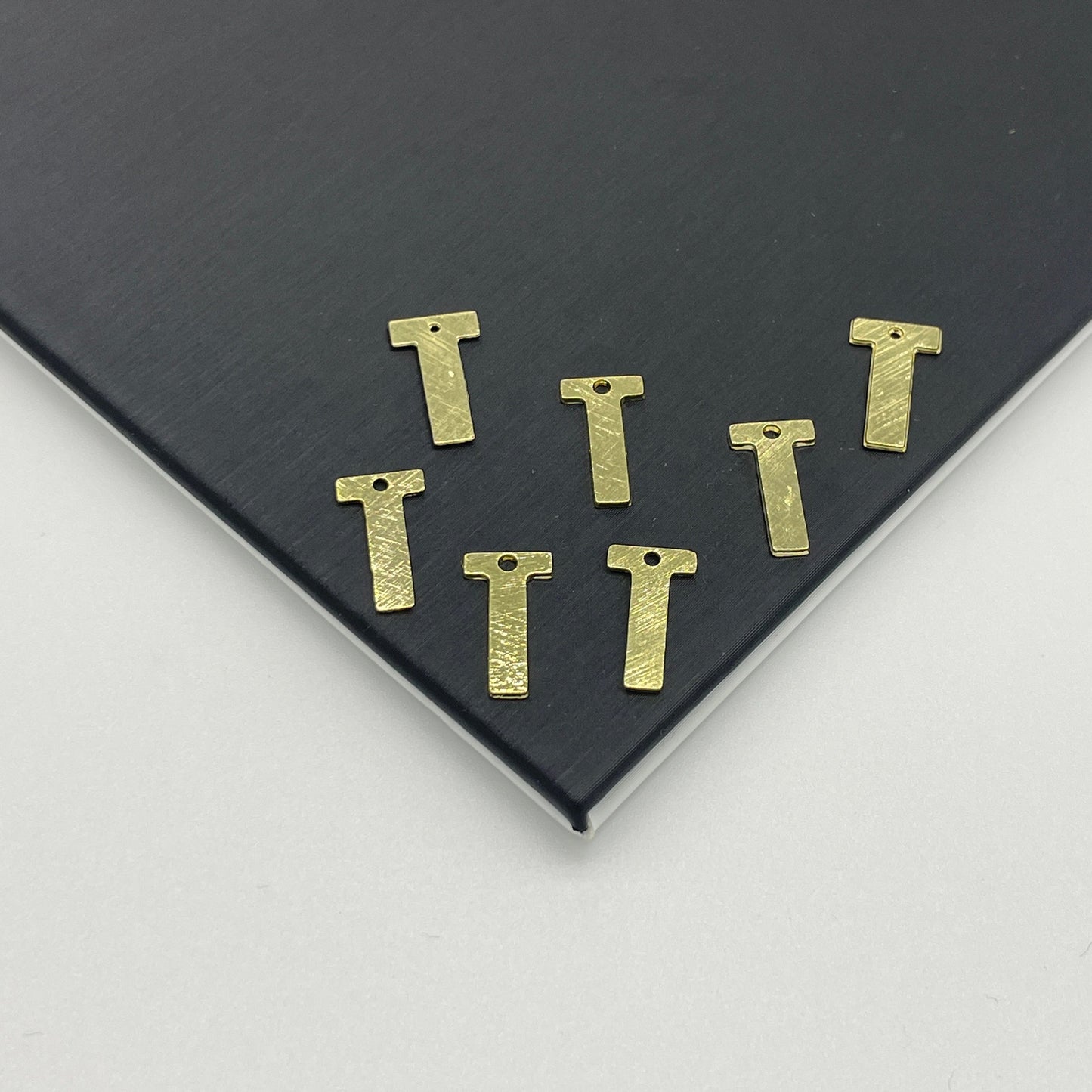 MLD01 - LETRAS MEDIANAS 15 x 9 MM