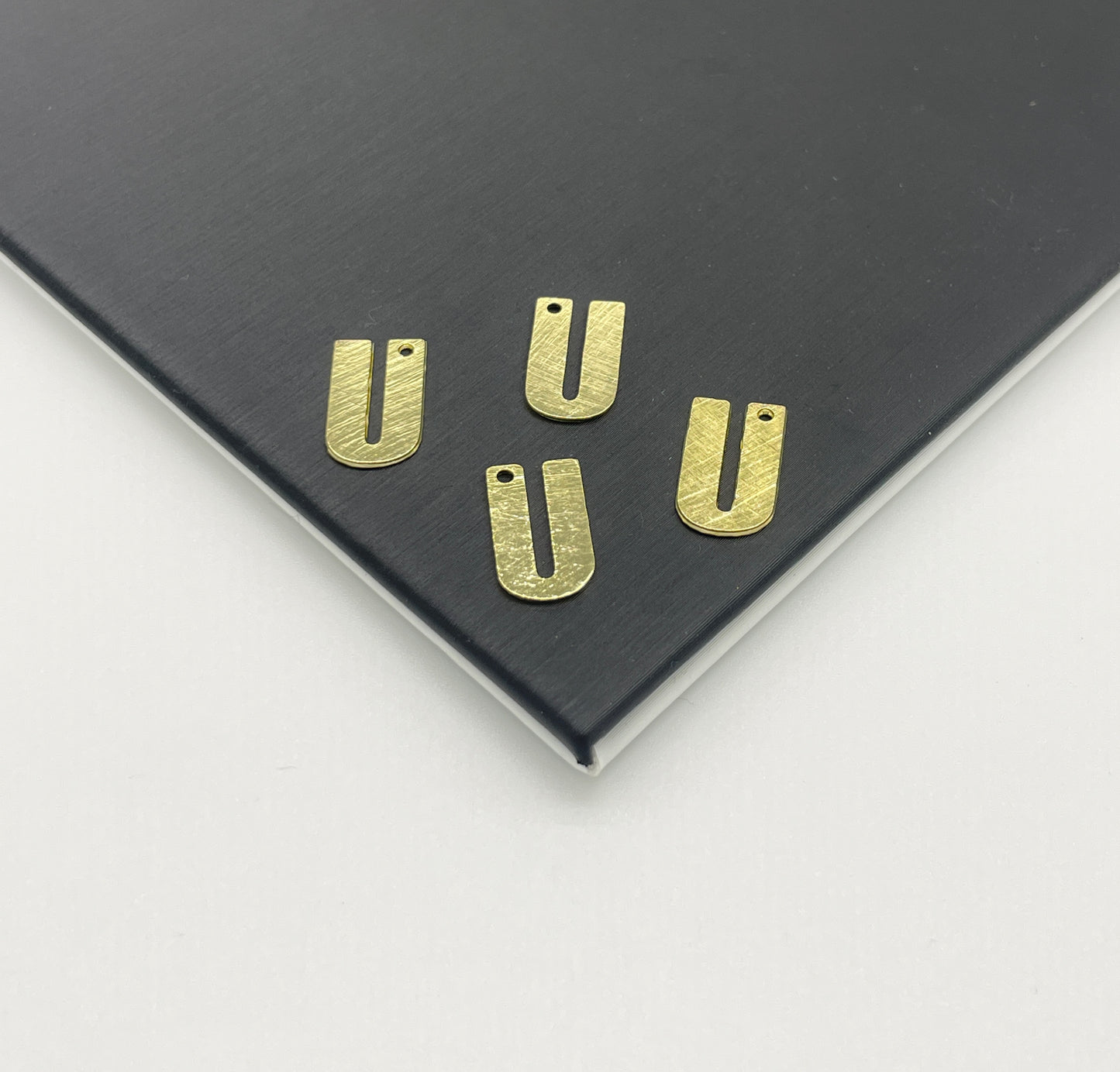 MLD01 - LETRAS MEDIANAS 15 x 9 MM