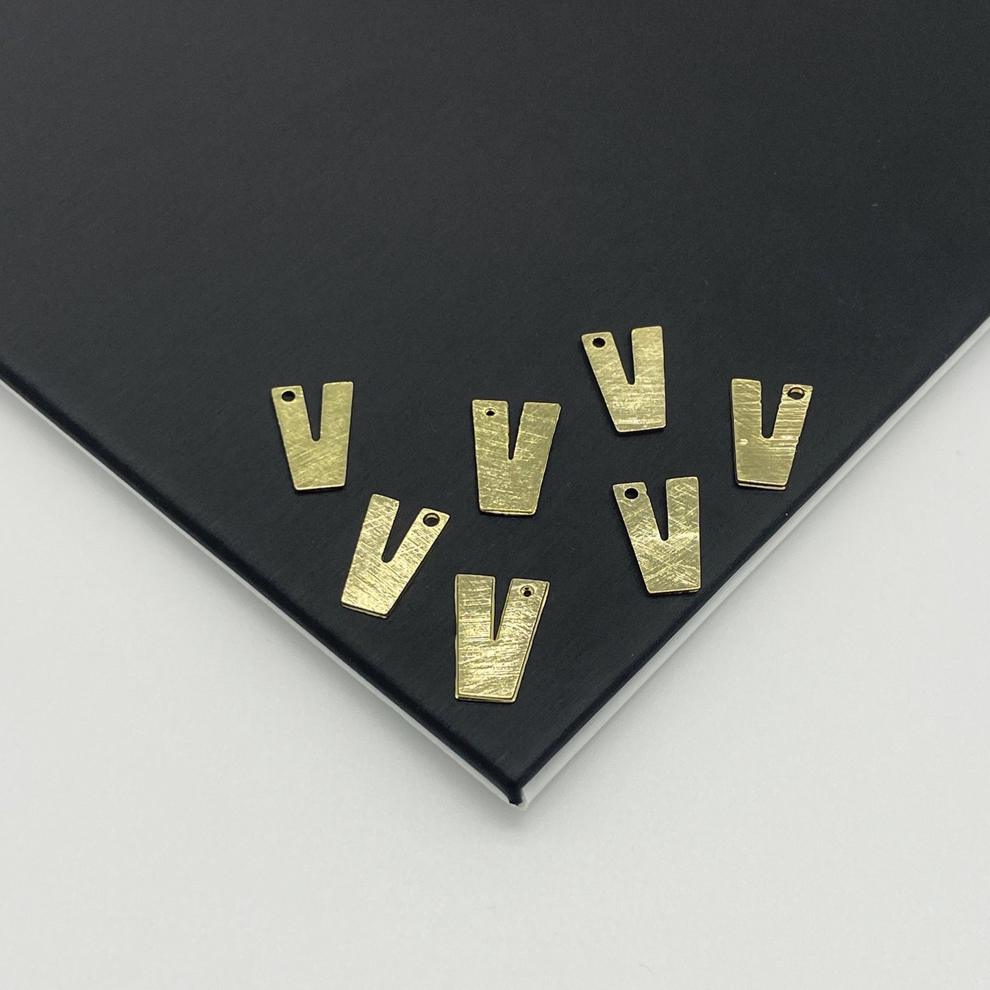 MLD01 - LETRAS MEDIANAS 15 x 9 MM