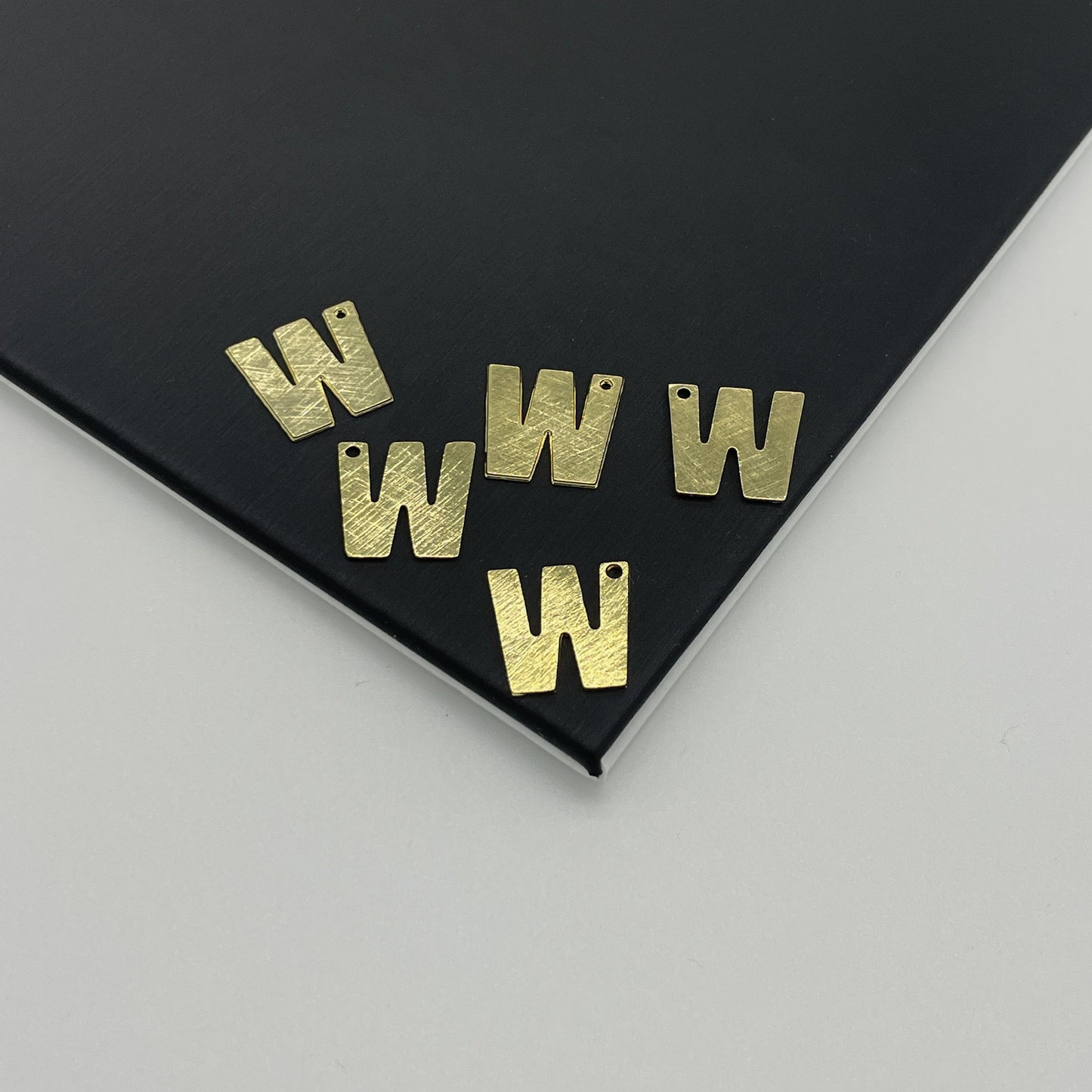 MLD01 - LETRAS MEDIANAS 15 x 9 MM