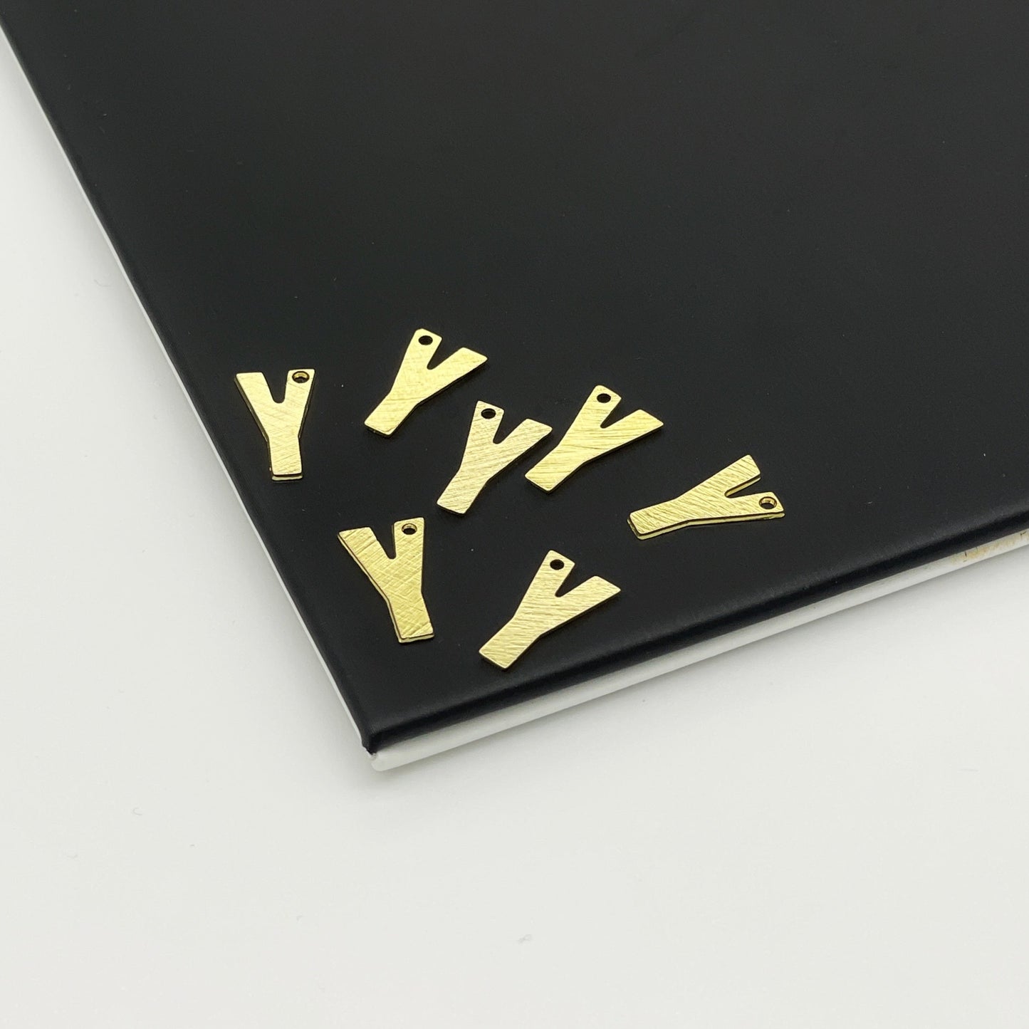 MLD01 - LETRAS MEDIANAS 15 x 9 MM