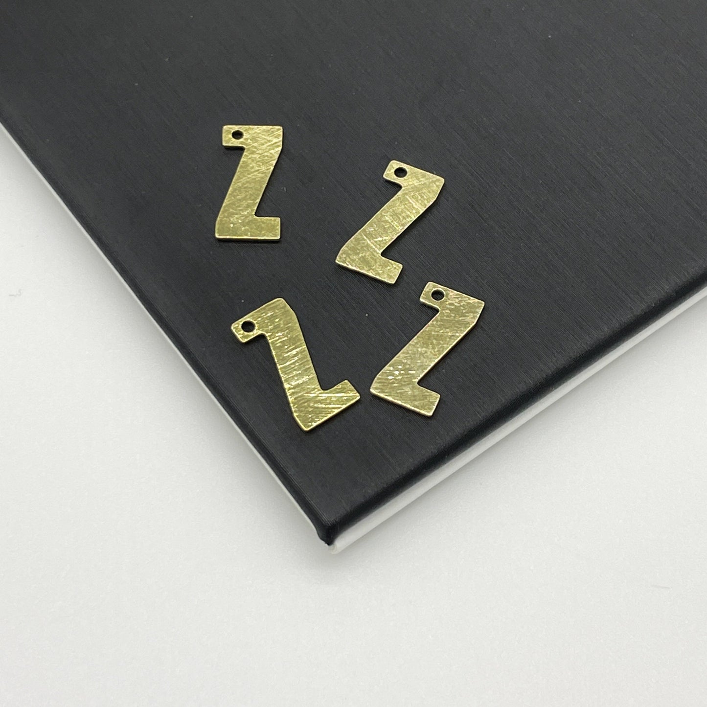 MLD01 - LETRAS MEDIANAS 15 x 9 MM