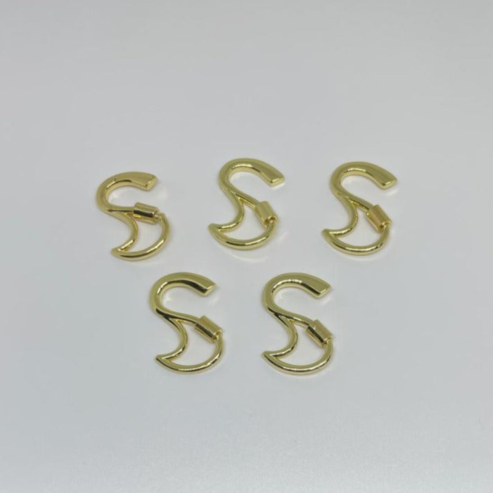 BR01 - BROCHES FORMA DE LETRA