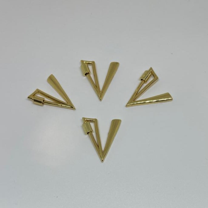 BR01 - BROCHES FORMA DE LETRA